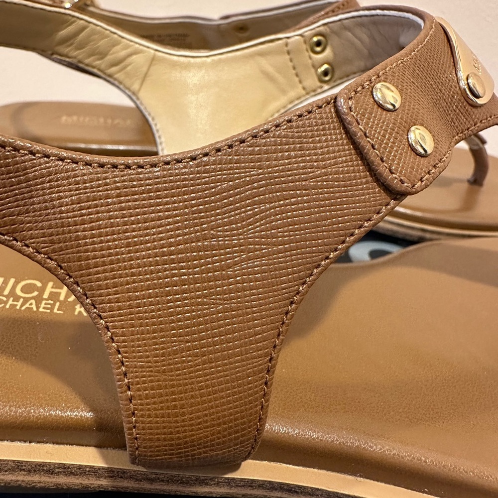 Michael Kors Brown Leather Sandals with Thong Design - Picture 7 of 7